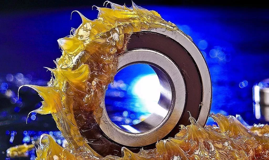 如何防止軸承潤滑脂添加過量呢？
